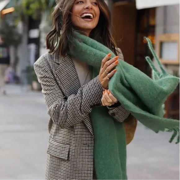 Mango Fringed Edge Long Scarf Oversized In Green NWT Bloggers’ Favorite! - Picture 1 of 8